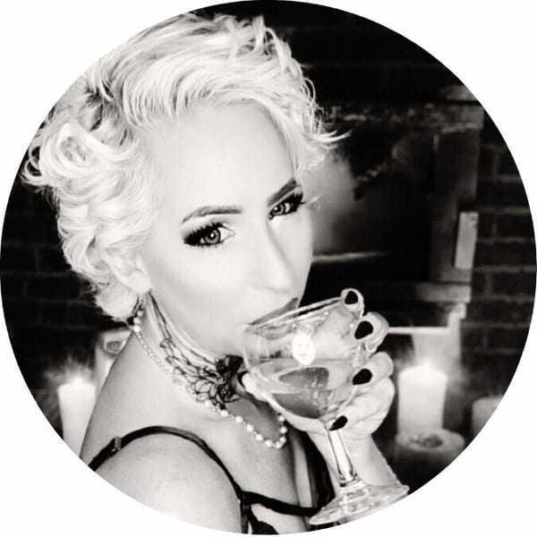 Esmée Queen — Canadian OnlyFans creator