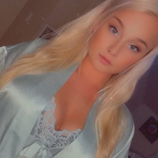 Mamikenz — Canadian OnlyFans creator