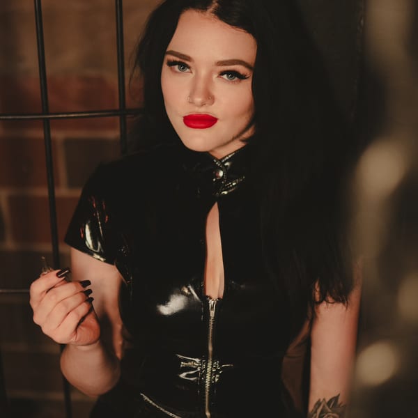 Mistress Voeden β OnlyFans