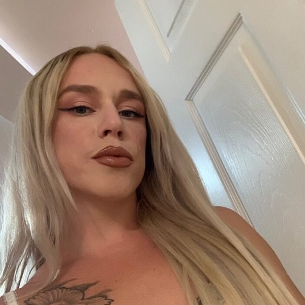 Mia — Canadian OnlyFans creator